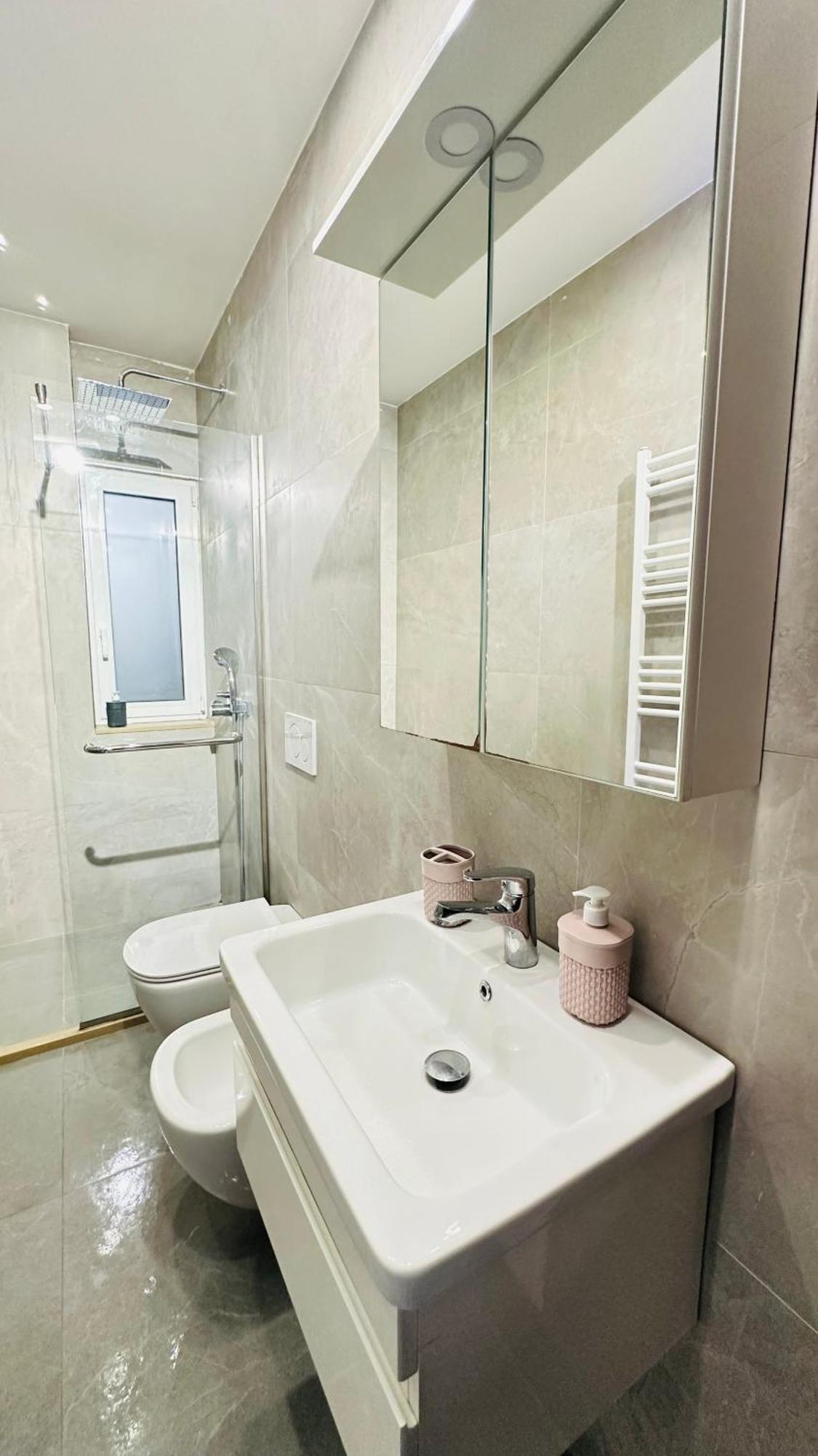 Bllok: Central Cozy Stay, 24/7 Self Check-In Tirana Exteriér fotografie